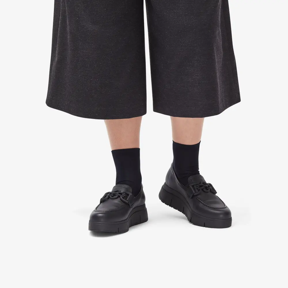 Women’s Loriini Izzy Black Leather Loafers online